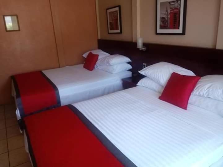 Hotel Boutique Malibu Los Suenos Tigre  ภายนอก รูปภาพ